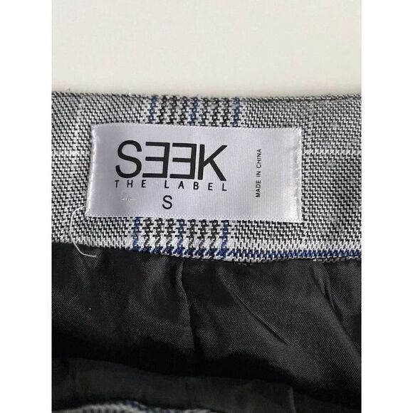 Seek The Label Women’s Sz Small S  Plaid Faux Wrap Skort in Gray - Picture 6 of 8